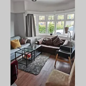 Holiday home 5 Min Walk To Clifftop, 5 En-suites, Free Parking, Bournemouth